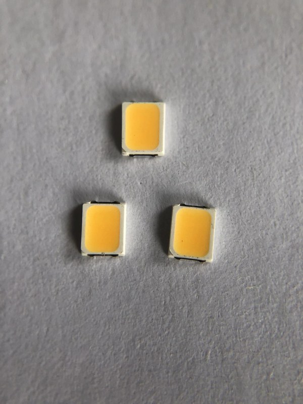 Forward Voltage 2.8-3.6V SMD LED Chip with Max Current of 30mA and Forward Current Typ of 65 Ma
